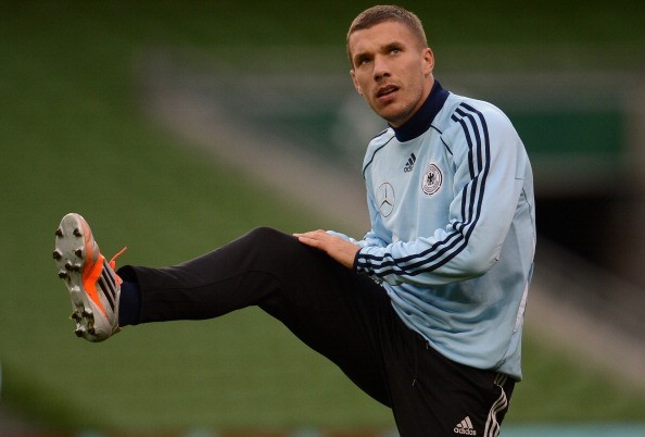 HLV tuyển Đức Joachim Low cho rằng tiền đạo Lukas Podolski đã tiến bộ hơn rất nhiều từ khi chuyển sang thi đấu cho Arsenal.